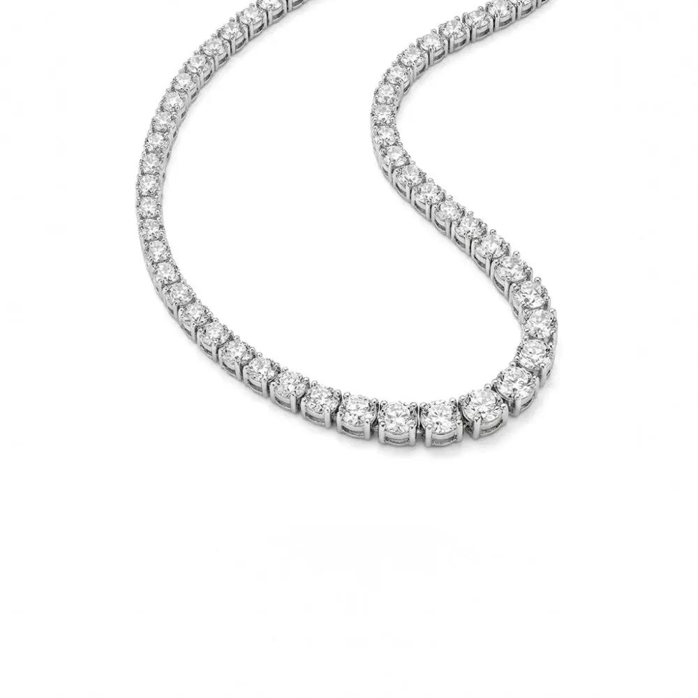 Graduated Diamond Tennis Necklace in 18K Gold