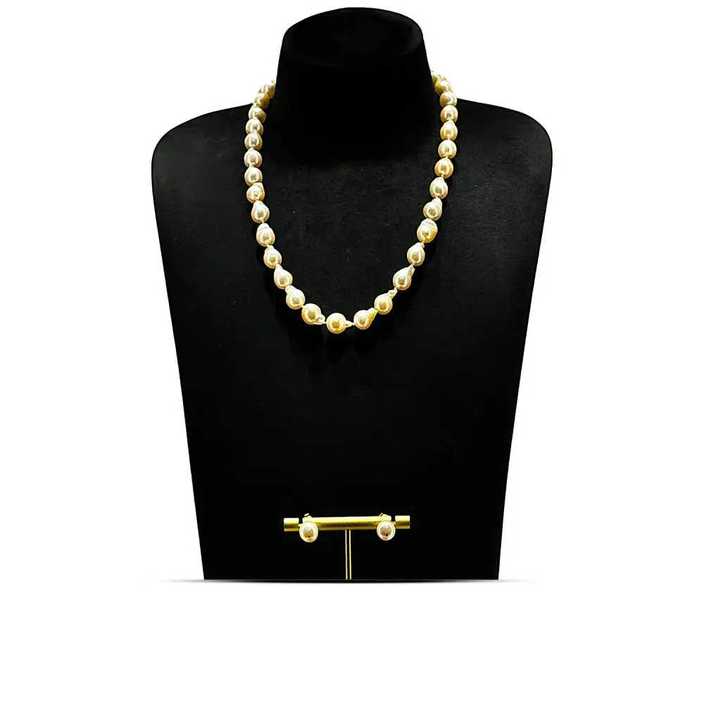 Baroque Akoya Pearl Set in 9K Yellow Gold
